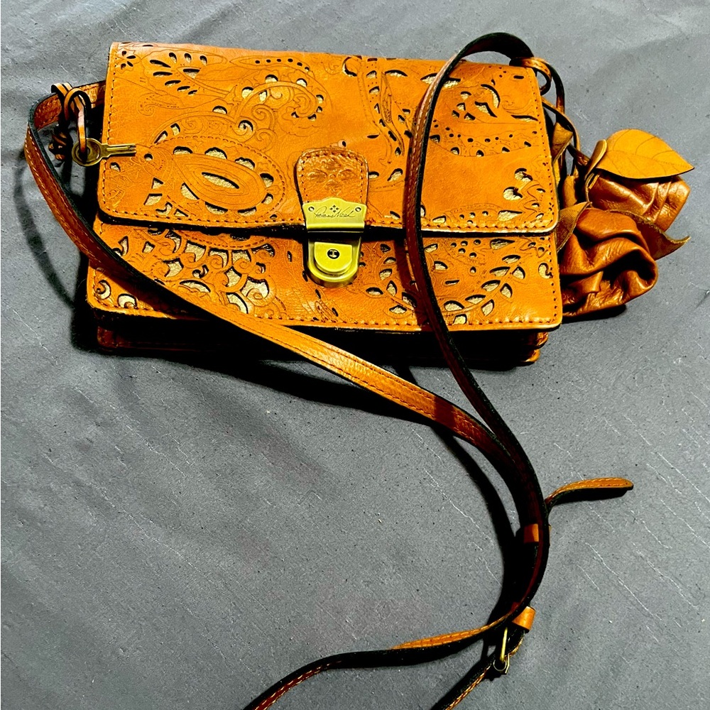 Gorgeous Patricia Nash shoulder bag/wristlet